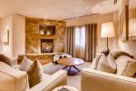 Studio plus Den Residence - Solaris Residences Vail